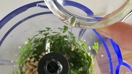 Рецепт минестроне с рисом и песто из руколы