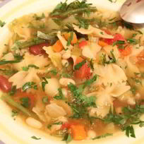 Минестроне с соусом песто по-генуэзски