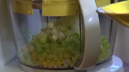 Рецепт овощного итальянского супа с песто