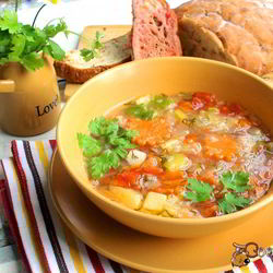 Рецепт Овощного, летнего супчика с томатно-чесночными гренками