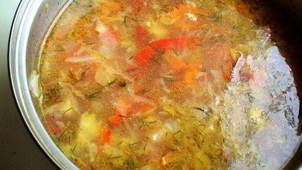 Рецепт овощного, летнего супчика с томатно-чесночными гренками