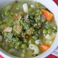 Рецепт Овощного супа с фасолью и песто