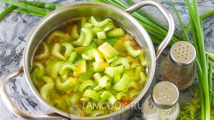 Рецепт овощного супа с сельдереем и шпинатом