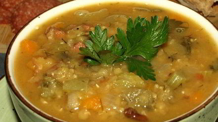 Рецепт чечевичной похлебки с овощами и пепперони