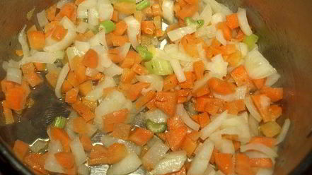 Рецепт чечевичной похлебки с овощами и пепперони