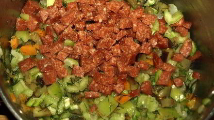 Рецепт чечевичной похлебки с овощами и пепперони