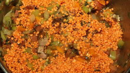 Рецепт чечевичной похлебки с овощами и пепперони