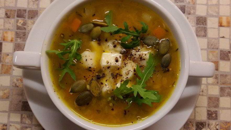 Рецепт чечевичной похлебки с тыквой и моцареллой