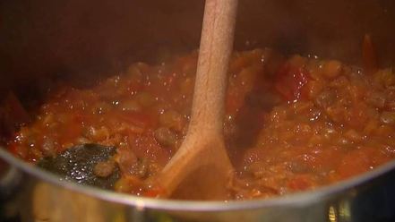 Рецепт чечевичной похлебки со свеклой и шпинатом