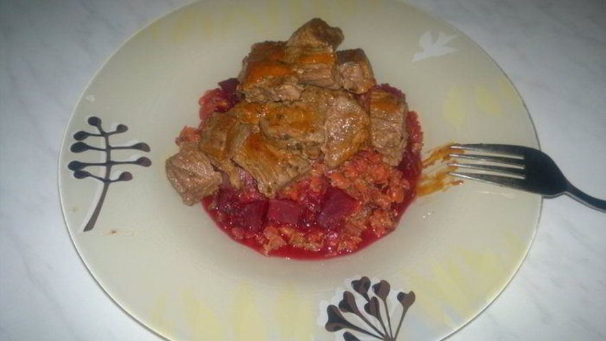 Рецепт чечевичной похлебки со свеклой, луком и горчицей