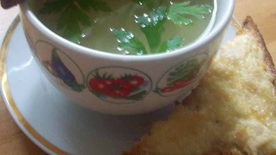 Рецепт чесночной похлебки с сырно-куриными тостами