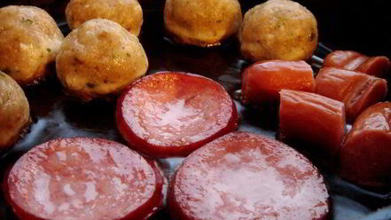 Рецепт густой тыквенной похлебки с чечевицей, тефтелями и копчеными колбасками