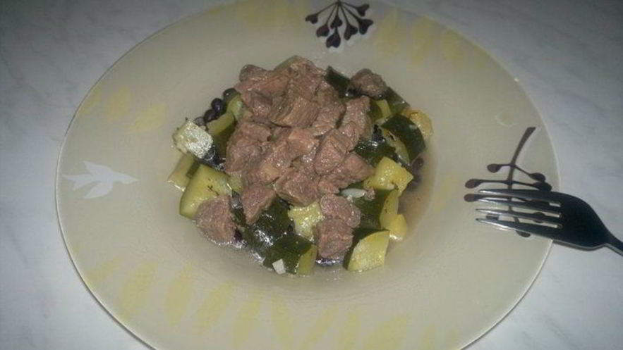 Рецепт похлебки с черными бобами и мясом черного бычка