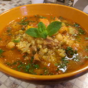 Рецепт Шорбы по-алжирски — густой похлебки с араниной, курицей, нутом, овощами и специями