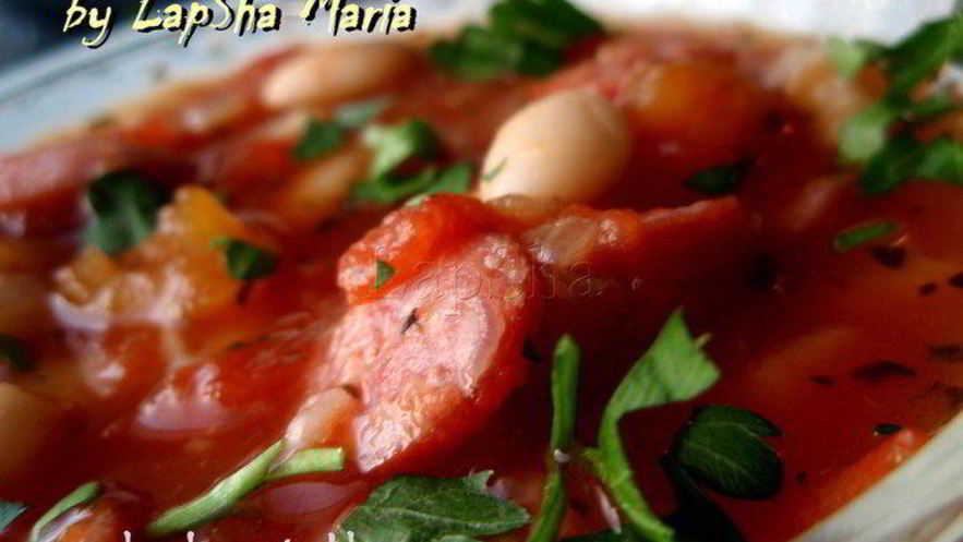 Рецепт томатной похлебки с копчеными колбасками и фасолью