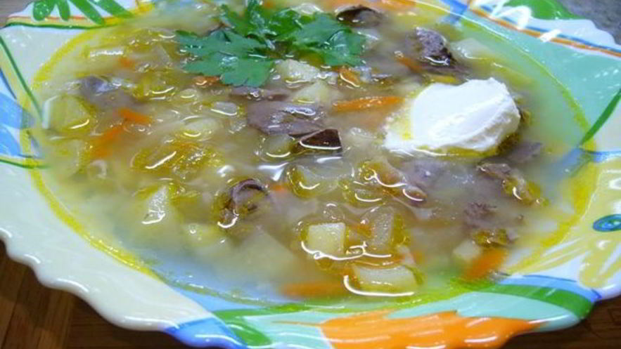 Рецепт рассольника с куриными потрошками