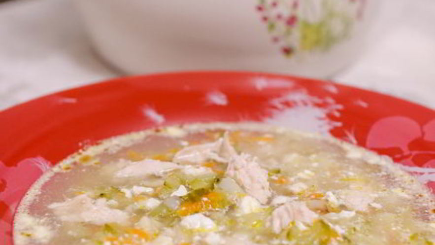 Рецепт рассольника с курицей и сыром в горшочке