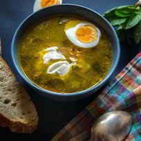 Щавелевый суп с огурцом