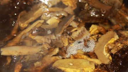 Рецепт постных щей из свежей капусты с сушеными грибами