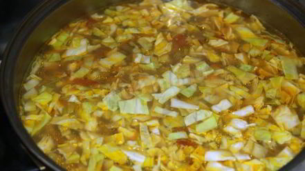 Рецепт постных щей из свежей капусты с сушеными грибами