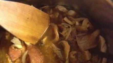 Рецепт щей из кислой капусты с грибами