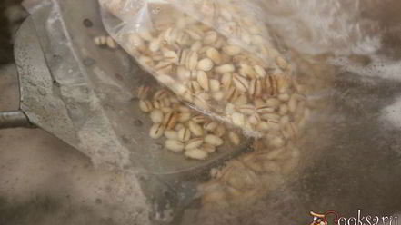 Рецепт щей из кислой капусты с перловкой на мясном бульоне