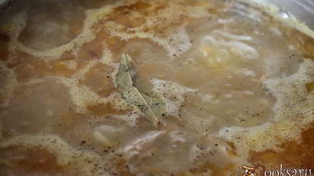 Рецепт щей из кислой капусты с перловкой на мясном бульоне