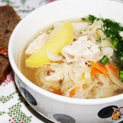 Рецепт Щей с квашеной капустой, индейкой и копченой колбаской