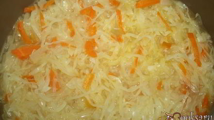 Рецепт щей с квашеной капустой на говяжьих ребрышках в чугунке