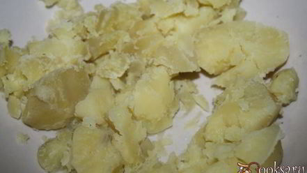 Рецепт щей с квашеной капустой на говяжьих ребрышках в чугунке