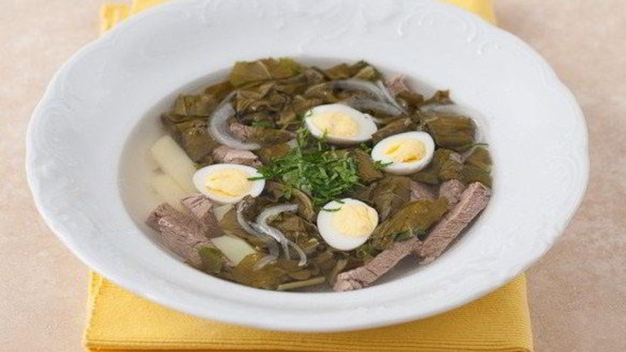 Рецепт щей щавелевых с говядиной и перепелиными яйцами