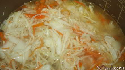 Рецепт суточных щей со свининой и сушеными грибами на квашеной капусте