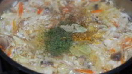 Рецепт вегетарианских щей из квашеной капусты