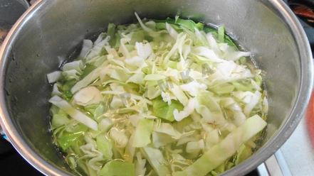 Рецепт вкусных щей с курицей из свежей капусты