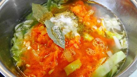 Рецепт вкусных щей с курицей из свежей капусты