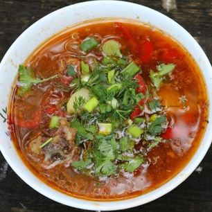 Рецепт Шурпы из баранины в казане на костре