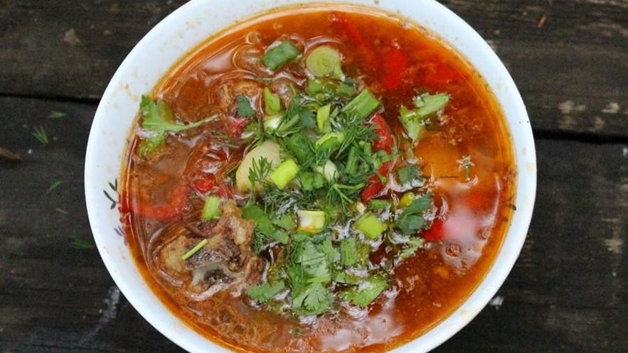 Рецепт шурпы из баранины в казане на костре