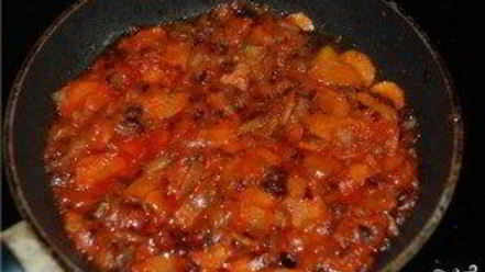 Рецепт капустной солянки с сосиской