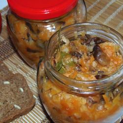 Рецепт Солянки из капусты с грибами на зиму