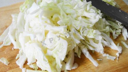 Рецепт солянки из капусты с сосисками и помидор в мультиварке