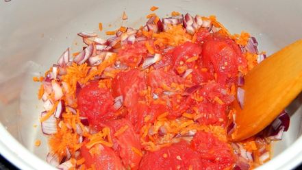 Рецепт солянки из капусты с сосисками в мультиварке