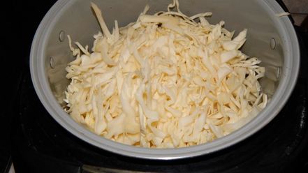 Рецепт солянки из капусты с сосисками в мультиварке