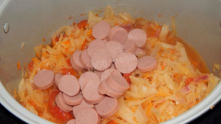 Рецепт солянки из капусты с сосисками в мультиварке