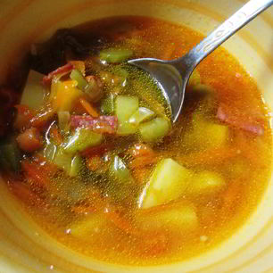 Рецепт Солянки мясной с солеными огурцами