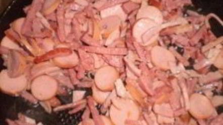 Рецепт солянки с колбасой и грибами