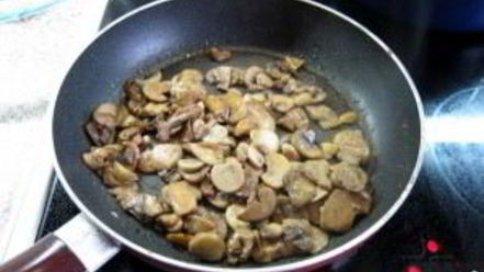 Рецепт солянки с маслинами и лимоном