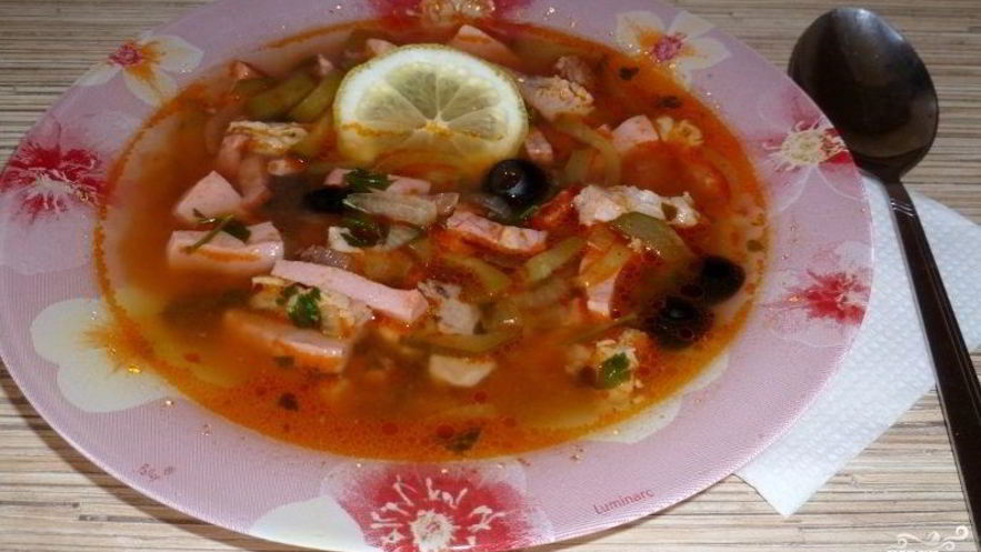 Рецепт солянки с мясом и колбасой