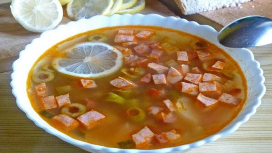 Рецепт солянки с вареной и копченой колбаской