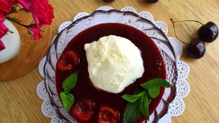 Рецепт Супа из черешни с мороженым