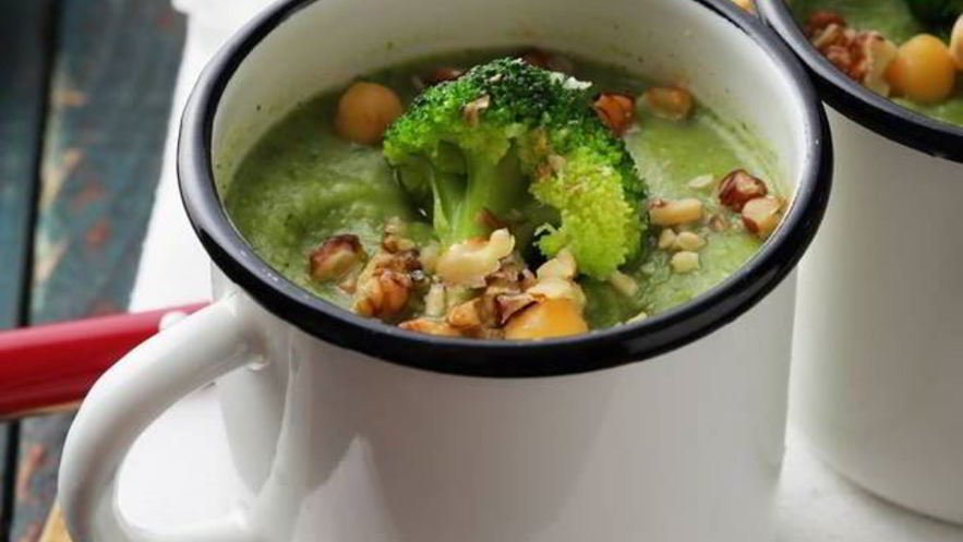 Рецепт супа-пюре из брокколи с миндалем